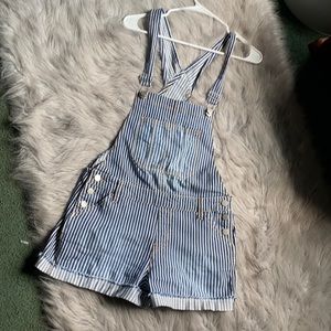 Short overalls